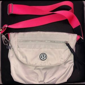 Lululemon Athletica Festval Bag Lt Grey Pink Strap